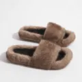 Chaussons douillets en fausse fourrure de vison marron pour femme avec texture douce - Marron