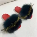 Eleganti pantofole rosse con lussuosa pelliccia di volpe e suola in PVC - Lettera U