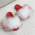 Pantofole in PVC rosso con soffice bordo in pelliccia di volpe bianca e suola antiscivolo - Lettera Z