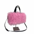 Elegante borsa tote in ecopelliccia rosa con manici neri e tracolla da donna alla moda - Viola rosato