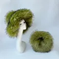 Ensemble bonnet d'hiver en fausse fourrure vert mousse et sac boule pelucheux assorti - Ensemble Vert Olive