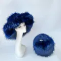 Ensemble d'hiver avec chapeau cloche en fausse fourrure bleue et sac à main assorti - Ensemble Bleu Foncé