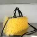 Bolso de hombro de moda estilo Y2K de lana sintética amarilla brillante para mujer - Piel de cordero tibetano amarilla 436