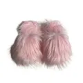 Pantoufles en fausse fourrure rose avec semelle en PVC style Y2K punk pour femme - Rose Clair