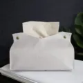 Elegante copri scatola per fazzoletti in ecopelle bianca con design Simpler Literary inciso - Bianco avorio