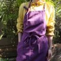 Grembiule oversize di alta qualità in cotone e lino viola per cucina e giardinaggio - Viola elegante a tinta unita