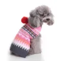 Joli pull d'hiver pour chien, vêtement tricoté rose avec pompon rouge, col roulé petits chiens. - S / Rose rouge