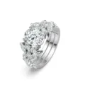 Gedetailleerd overzicht van de zilveren stapelbare ring met schitterende moissaniet. - US 5 / Marquise Stapelbare Stijl (R16387) / Zilver