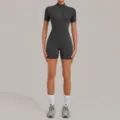Mameluco de yoga deportivo de manga corta con cremallera para mujer gris oscuro variante opción - S / Top Y Pantalón / Gris Carbón