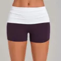 Damen Yoga Shorts mit Umschlagbund, Sport Fitness Shorts schnelltrocknend in Kontrastfarbe. - S / Unterteile / Brombeerlila