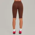 Braune hochgeschnittene Yoga-Shorts für Damen, blickdichte Fitness-Sporthose mit Push-up Ansicht. - Kaffeebraun