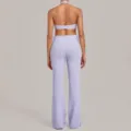 Lila Yoga-Set Variante mit stilvollem Neckholder-Top und Schlaghosen für Fitness. - S / Oberteil und Unterteil / Flieder