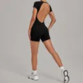Combinaison de fitness noire dos nu pour femme, short moulant pour le yoga et l'entraînement. - Noir