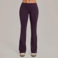 Pantalon de yoga flare violet foncé taille haute avec ceinture rabattue, legging sport. - Violet Mûre