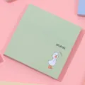 Detalle de notas adhesivas verdes con diseño de pato lindo para la oficina y la escuela. - Pato Jeje