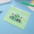 Bolsa de documentos panda lindo verde estuche de plástico impermeable con cremallera de anillo. - Panda Corazón