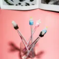 Kreativer Cartoon-Gelstift mit transparentem Schaft und süßer Kaktuskappe für Schule. - Transparenter Kaktus-Gelstift