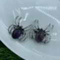 Set di spilla con ciondolo a ragno tono argento con cristallo gemma viola per gioielli da donna - Pietra di stelle blu