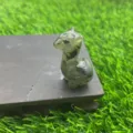 Kristal alpaca beeldje 4cm natuursteen schattig dier snijwerk variant ornament edelsteen - Labradoriet