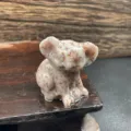 Escultura de animal koala de cristal natural gema miniatura 3cm decoración hogar - Jade Rojo Indio