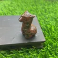 Natuurlijke edelsteen kristal alpaca figuur 4cm schattige dieren snijwerk voor kantoor tafel - Mahonie obsidiaan