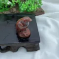 3cm Naturstein Adler Figur handgeschnitzt Kristall Halbedelstein Tier Skulptur Dekoration - Roter Sesam