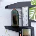 Natürlicher Halbedelstein Kristall Säule Obelisk, 3,5 cm Detailansicht für Heilung. - Afrikanischer Blutstein / Kleine Säule