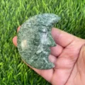 7cm Cristallo Luna Faccia Pietra Naturale Intagliato Gemma Gemma Guarigione Arredo - Diaspro a Punti Verdi