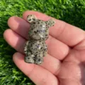 Statuetta di orso in pietra naturale, 1.5 pollici simpatico orsetto in pietra preziosa. - Pietra Dalmata