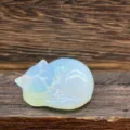 Figurine de chat endormi en cristal d'opaline pierre précieuse sculptée décoration 4cm - Opalite