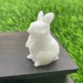Witte konijn figuur kaars, schattig dier decoratie ornament voor bureau, miniatuur standbeeld. - Witte Jade