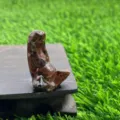 Figurine de Mère Terre Gaia en pierre semi-précieuse naturelle, sculpture en cristal 1.5 po. - Obsidienne Acajou