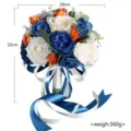 Wunderschöner künstlicher Hochzeitsbrautstrauß blaue weiße Rosen Seidenblumen mit Schleife 26cm - Runder Strauß / 1 Stück / Blau und Orange