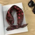 Detail shot of vintage brown floral cotton bandana scarf, elegant neck accessory for women. - Picture #12