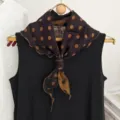 Retro cotton triangular scarf with vintage cross pattern, stylish double-sided neck wrap. - Polka Dot Black