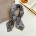 Piccola sciarpa quadrata in stile retrò giapponese, fazzoletto floreale grigio donna. - 6_Grigio scuro Motivo geometrico di rami e foglie