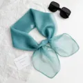 Chique turquoise doorschijnende chiffon vierkante sjaal, lichtgewicht halsdoek voor stijlvolle look. - 1# Smaragdgroen