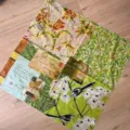 Foulard carré en coton patchwork floral vintage, bandana artistique rétro pour femmes. - Écharpe Carrée Pie sur Branche