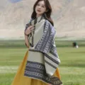 Ethischer Stil doppelseitiger Jacquard Kaschmir-Gefühl Schal Variante Damen Winter Mode. - Ethno-Pinselstil - Beige & Blau