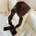Comoda sciarpa con cappuccio in maglia marrone con lunghi lacci, calda balaclava invernale. - Caffè