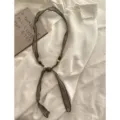 Vintage linnen lint ketting met houten kralen, elegante artistieke stoffen sjaal sieraden. - Legergroen Gestreept