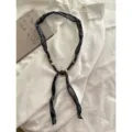 Retro stoffen houten kralen sjaal ketting, zwarte lint variant accessoire stijl. - Zwarte Paisley