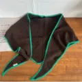Pañuelo triangular elegante de color contrastante para mujer, accesorio cálido de invierno. - Café
