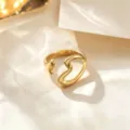 Anillo abierto de acero titanio dorado, diseño geométrico abstracto minimalista joyería mujer - Anillo de Corazón Hueco / Dorado