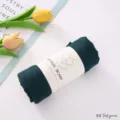 Sciarpa in cotone gualcito verde teal scuro tinta unita, hijab morbido e scialle lungo. - Verde Turchese