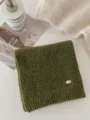 Comoda sciarpa invernale in maglia verde da donna, accessorio caldo tinta unita spessa. - Verde