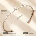 Edelstahl Kugel Armreif, silbernes Finish, minimalistischer offener Armreif Schmuck für Damen. - Silber Drei Perlen