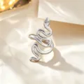 Anillo abierto de serpiente de acero de titanio de moda con ojos de cristal brillantes, elegante. - Anillo de Serpiente con Estrás / Plateado