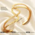 Übertriebener offener verstellbarer Edelstahlarreif mit 18k Goldbeschichtung Design. - Gold Doppel-Z-Welle