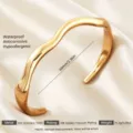 Minimalistisches 18K vergoldetes Edelstahl gewelltes offenes Armband für Damen wasserdicht - Gold Unregelmäßig Glatt